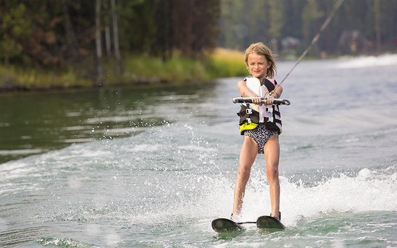 5 activites nautiques a faire lacs eau d heure ski nautique