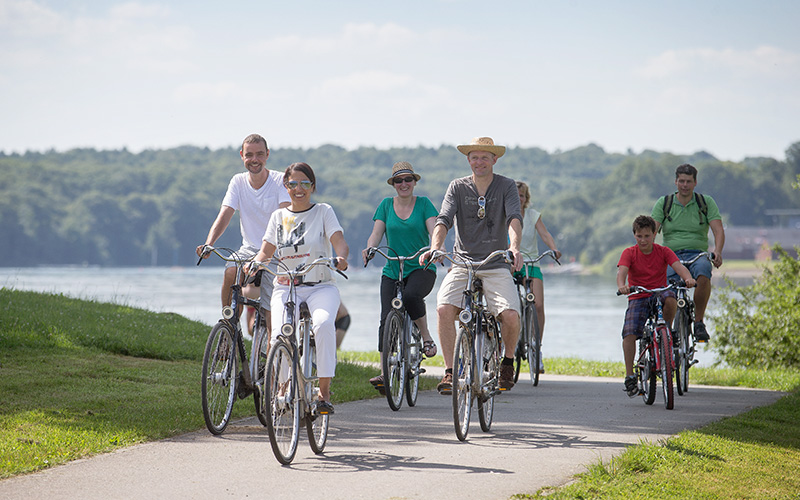 Fietsverhuur aan de receptie van Golden Lakes