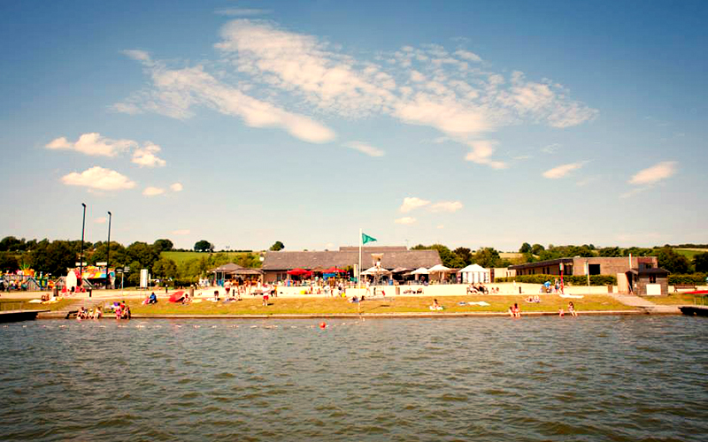 se baigner aux lacs de l'eau d'heure