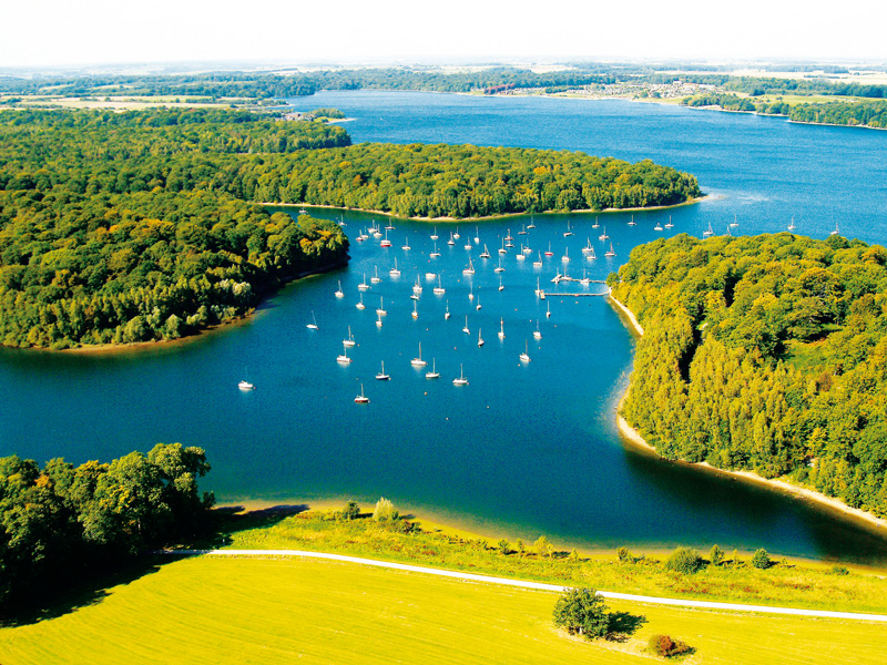 que faire comme activites aux lacs de l'eau d'heure