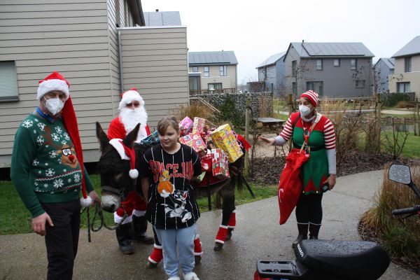 Santa Claus visits the Eau d'Heure Lakes